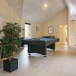 5 Star Holiday Home In Nexo Сasa de vacaciones Snogebæk