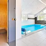 5 Star Holiday Home In Nexo * Snogebæk