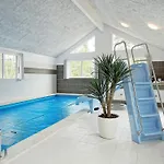 Сasa de vacaciones 5 Star Holiday Home In Nexo Snogebæk