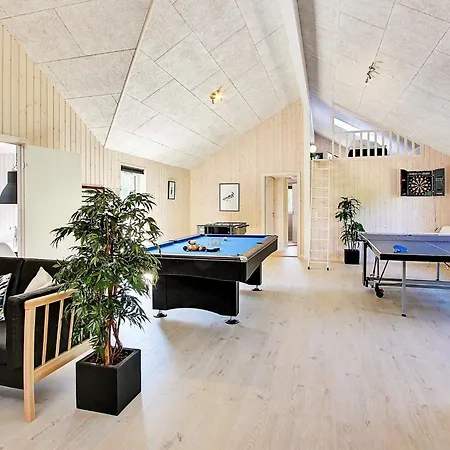 펜션 5 Star In Nexo Snogebæk