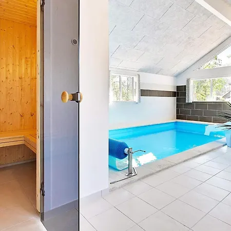 22 Person In Nexo * Snogebæk