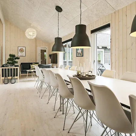 22 Person In Nexo * Snogebæk